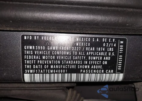 2014 Volkswagen Beetle 1.8T Entry z USA, uszkodzony, nr VIN 3VWF17AT7EM640801